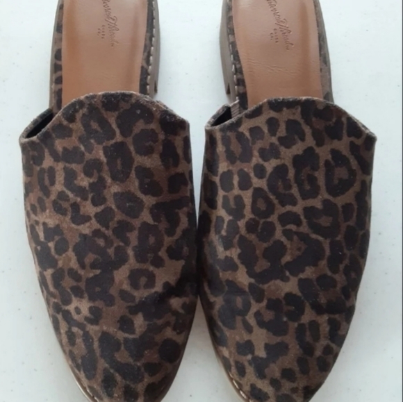 🌻Sold🌻 Universal Thread Animal Print Slip On Mule Shoes - Picture 3 of 7